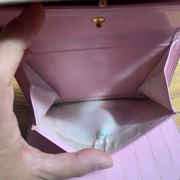 Well loved wallet - Picture 5 of 7